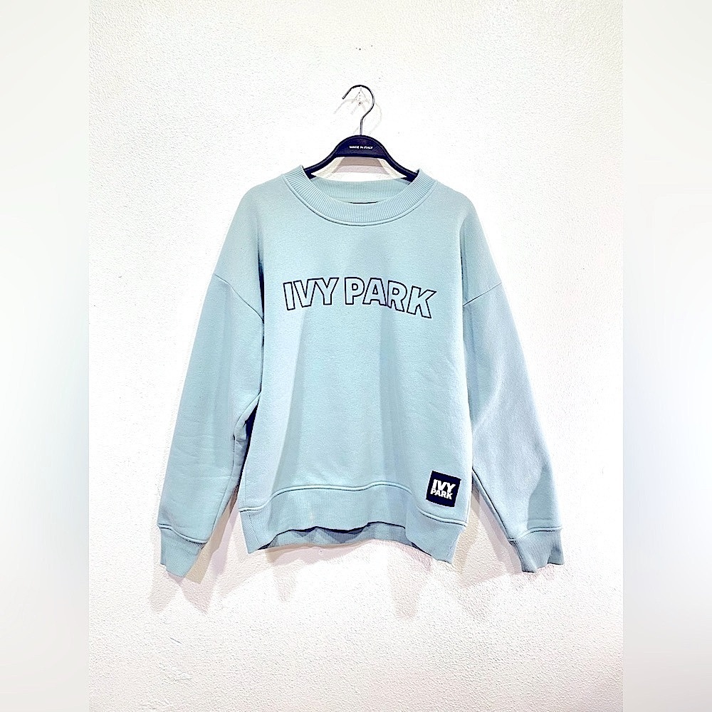 ivy park — crewneck sweatshirt